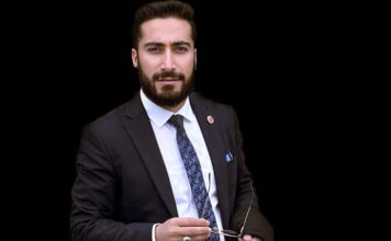 Av. Bulut Müslüm Gezer, CEO’lara Dikkat Çeken Hatırlatmalar Yaptı!.. Av. Bulut Müslüm Gezer, CEO Haber’e önemli tespitlerde bulunarak, CEO'ların neden bir hukukçuyla çalışması gerektiğini: “İş dünyasında yaşanan hızlı değişimler, yeni teknolojilerin ortaya çıkması ve küreselleşme gibi faktörler, şirketlerin karşılaştığı hukuki riskleri artırmaktadır." Dedi.
