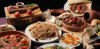 Anadolu, tarih boyunca farklı medeniyetlerin beşiği olmuş, bu kültürel çeşitlilik sofralara da yansımıştır. Her bölgesi kendine özgü tatlarıyla, pişirme yöntemleriyle ve yemek alışkanlıklarıyla Türk mutfağını benzersiz kılar. Yalnızca damakları şenlendiren değil, aynı zamanda kültürel bir miras niteliği taşıyan yöresel Anadolu lezzetleri, bugün de hem ev sofralarında hem de restoran menülerinde yaşatılmaktadır. Konulu bir haber görseli.