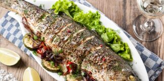 Balık, tarih boyunca hem beslenme hem de kültürel açıdan önemli bir yere sahip olmuştur. İnsanlar, deniz ve tatlı su kaynaklarından elde ettikleri balıkları, enerji ve protein kaynağı olarak kullanmıştır. Balık, ilk çağlardan itibaren sofralarda yer almış ve çeşitli toplumlarda ritüel ve geleneksel bir öğün haline gelmiştir. Konulu bir haber görseli.