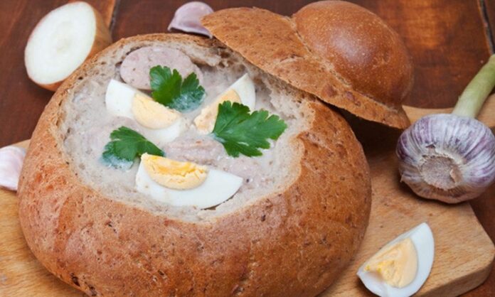 Belarus mutfağı, ülkenin tarih boyunca farklı kültürlerden aldığı etkilerle oluşmuş zengin bir yapıya sahiptir. Slav gelenekleri, Baltık etkileri ve Polonya ile Litvanya kültürlerinden gelen izler bu mutfağın karakterini belirlemiştir. Özellikle kırsal yaşamın yoğun olması nedeniyle yemeklerde kullanılan ürünler doğrudan tarımdan ve hayvancılıktan gelmektedir. Patates, lahana, et ve tahıllar mutfakta en çok kullanılan malzemeler arasında yer alır. Konulu bir haber görseli.