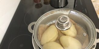 Buharda pişirme, özellikle hamur işleri için tercih edilen geleneksel bir yöntemdir. Bu teknik, hamurun nemini kaybetmeden pişmesini sağlar ve yumuşak, hafif bir doku elde edilmesine yardımcı olur. Hamurun bu yöntemle pişirilmesi, özellikle börek, ekmek ve mantı gibi yiyeceklerde lezzeti artırır. Konulu bir haber görseli.