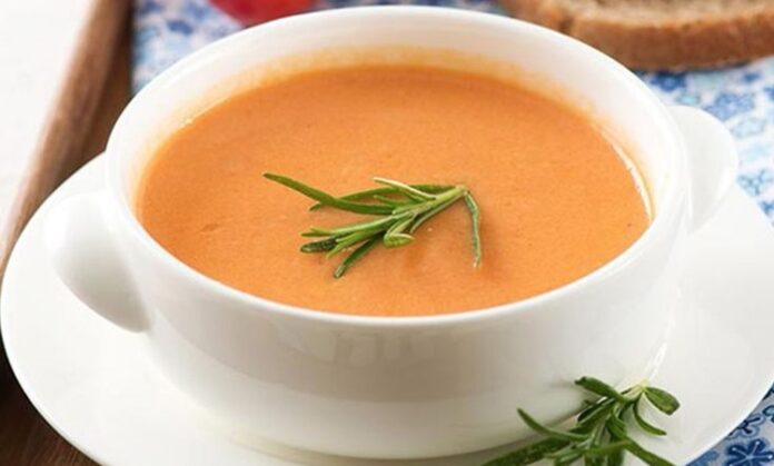 Çorba, dünya mutfaklarının en eski yemeklerinden biri olarak bilinir. Antik çağlardan günümüze kadar taşınan bu lezzet, farklı kültürlerde farklı şekillerde hazırlanmıştır. Çorbalar, hem besleyici hem de doyurucu özellikleri ile sofraların vazgeçilmez bir parçası olmuştur. Konulu bir haber görseli.