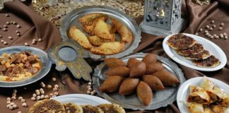 Doğu mutfağı, tarih boyunca zengin kültürel mirası ve coğrafi çeşitliliğiyle dünya mutfakları arasında özel bir yere sahiptir. Kendine özgü baharatlar, taze malzemeler ve özgün pişirme teknikleriyle Doğu yemekleri, hem lezzet hem de görsellik açısından sofraları şenlendirir. Bu mutfak, yöresel tatlar ve tariflerle dolu geniş bir yelpazeye sahiptir. Doğu mutfağının farklı şehir ve bölgelerden gelen çeşitleri, her damak zevkine hitap eden özgün lezzetler sunar. Konulu bir haber görseli.