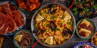 Dünya yemekleri, farklı coğrafyaların kültürel ve gastronomik zenginliğini yansıtır. Her ülke, kendi mutfak kültürü ve gelenekleri doğrultusunda özgün tarifler geliştirir. Akdeniz mutfağı, Asya mutfağı, Latin Amerika lezzetleri ve Orta Doğu yemekleri, dünya mutfaklarının öne çıkan örneklerindendir. Konulu bir haber görseli.