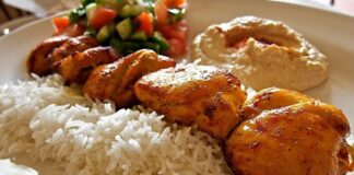 Ermenistan mutfağı, binlerce yıllık kültürel birikimi ve coğrafi çeşitliliğiyle dikkat çeker. Ülkenin dağlık yapısı ve verimli toprakları, yemeklerin hem besleyici hem de doğal olmasını sağlar. Tarih boyunca farklı medeniyetlerin etkisiyle şekillenen bu mutfak, hem Doğu hem de Orta Doğu lezzetlerini bir araya getirir. Ermeniler için yemek, yalnızca karın doyurmak değil, aynı zamanda kültürel bir paylaşım ve misafirperverlik göstergesidir. Konulu bir haber görseli.