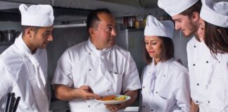 Yaratıcılık, Lezzet, Mutfak Disiplini, Doğal Malzemeler, Yemek Estetiği, Konulu bir haber görseli.