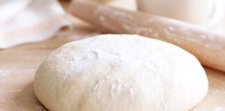 Hamur, yüzyıllardır mutfakların vazgeçilmez temel malzemesi olmuştur. Ekmekten böreğe, pizzadan tatlılara kadar uzanan geniş kullanım alanı, hamurun kültürel ve gastronomik önemini ortaya koyar. Tarih boyunca farklı uygarlıklar, kendi mutfak geleneklerinde hamuru hem besleyici hem de yaratıcı bir temel olarak değerlendirmiştir. Konulu bir haber görseli.