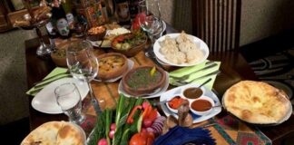 Kabardey mutfağı, Kuzey Kafkasya’nın önemli gastronomi geleneklerinden biridir ve Kabardey-Balkar Cumhuriyeti’nde şekillenmiştir. Bölgenin dağlık coğrafyası ve sert iklim koşulları, mutfağın temel karakterini belirlemiştir. Kabardey yemekleri, hem besleyici hem de dayanıklılık sağlayan özellikleriyle öne çıkar. Bu mutfak, Kabardey kültürünü ve tarihini sofralara taşır, toplumsal bağları güçlendiren bir rol üstlenir. Konulu bir haber görseli.