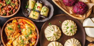 Kafkasya mutfağı, coğrafi konumu ve kültürel çeşitliliği sayesinde oldukça zengin ve renkli bir yapıya sahiptir. Bölge tarih boyunca Perslerden Osmanlılara, Ruslardan Araplara kadar birçok uygarlığın etkisi altında kalmıştır. Bu etkileşimler yemek kültürünü de şekillendirmiş, bugün ortaya çıkan çeşitlilik adeta bir mozaik haline gelmiştir. Dağlık coğrafya sebebiyle hem tarım ürünleri hem de hayvansal gıdalar mutfakta önemli bir yer edinmiştir. Konulu bir haber görseli