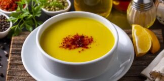 Kış ayları, soğuk havaların etkisiyle birlikte hem vücudumuzun hem de ruhumuzun sıcaklığa daha çok ihtiyaç duyduğu zamanlardır. Bu dönemde sofraların vazgeçilmezi olan sıcak çorbalar, yalnızca bedeni değil, iç dünyayı da ısıtan bir rol üstlenir. Özellikle uzun ve zorlu geçen kış günlerinde, bir kâse sıcak çorba hem doyurucu hem de moral verici bir etki yaratır. Konulu bir haber görseli.