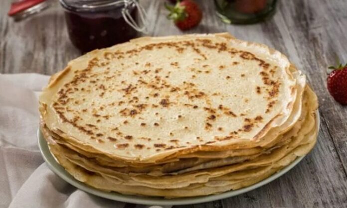 Krep, Fransız mutfağından dünyaya yayılmış, ince ve yumuşak hamuru ile hem tatlı hem de tuzlu tariflerde kullanılan çok yönlü bir yiyecek olarak biliniyor. Özellikle kahvaltı sofralarının vazgeçilmezlerinden biri haline gelmiş olan krep, günümüzde çeşitli iç harç ve soslarla zenginleştiriliyor. Konulu bir haber görseli.