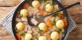 Liechtenstein mutfağı, Avrupa’nın kalbinde küçük ama kültürel açıdan zengin bir ülkenin gastronomik mirasını yansıtır. İsviçre ve Avusturya mutfaklarından etkilenen bu mutfak, hem geleneksel hem de modern tarifleri ile dikkat çeker. Tarih boyunca köy evlerinden saray sofralarına kadar uzanan yemek kültürü, ülkenin yemek geleneğini korumasında önemli bir rol oynamıştır. Konulu bir haber görseli.