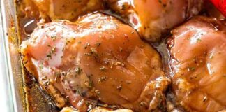 Marine edip pişirme, yiyeceklerin özellikle et ve sebzelerin, aromatik karışımlar ve yağlarla hazırlanmış soslar içinde bekletilip ardından pişirilmesi işlemidir. Marine edip pişirme, yiyeceklerin lezzetini artırır ve dokusunu yumuşatır. Bu teknik, hem ev mutfaklarında hem de profesyonel mutfaklarda sıkça uygulanır ve yemeklere zengin bir aroma kazandırır. Konulu bir haber görseli.