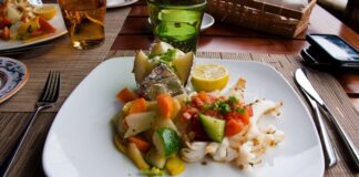 Mauritius mutfağı, Hint Okyanusu’nun ortasında yer alan bu tropikal ada ülkesinin tarihî ve kültürel çeşitliliğini yansıtır. Adanın geçmişi, Afrika, Çin, Hindistan ve Avrupa etkileriyle şekillenmiş olup bu etkiler mutfak kültürüne de doğrudan yansımıştır. Yemekler, sadece beslenme aracı değil, aynı zamanda kültürel bir ifade biçimi olarak kabul edilir. Konulu bir haber görseli.