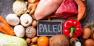 Paleo diyeti, modern beslenme alışkanlıklarından uzaklaşıp atalarımızın doğal beslenme yöntemlerine yaklaşmayı hedefleyen bir yaşam tarzıdır. Bu beslenme biçimi, işlenmiş gıdaları hayatımızdan çıkararak vücudun ihtiyaç duyduğu temel besinleri doğal yollarla almayı teşvik eder. Paleo tarifleri, yalnızca kilo kontrolü sağlamakla kalmaz, aynı zamanda bağışıklık sistemini güçlendirir ve enerji seviyelerini artırır. Günümüzde, sağlıklı yaşam arayışında olan pek çok kişi bu yöntemle beslenerek kendini daha zinde ve mutlu hissetmektedir. Konulu bir haber görseli.