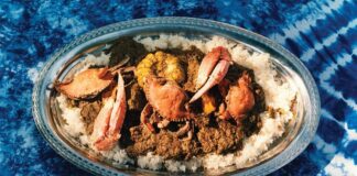 Senegal, Batı Afrika’nın en zengin mutfak kültürlerinden birine sahiptir. Hem tarihi hem de coğrafi konumu sayesinde farklı kültürlerden etkilenmiş olan Senegal mutfağı, çeşitliliği ve lezzetleriyle öne çıkar. Atlantik Okyanusu kıyısında yer alması, deniz ürünlerinin sofralarda sıkça bulunmasını sağlamıştır. Bunun yanı sıra pirinç, darı, sebzeler ve baharatlar Senegal sofralarının vazgeçilmez parçalarıdır. Fransız sömürge geçmişi, Arap ticaret etkileri ve Afrika’nın yerel gelenekleri birleşerek bugün dünyada tanınan bir mutfak ortaya çıkarmıştır. Konulu bir haber görseli.