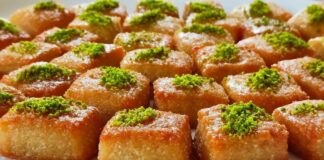 Şerbetli tatlılar, özellikle Türk mutfağında hem özel günlerin hem de günlük tatların vazgeçilmez bir parçasıdır. Bu tatlıların en bilinen özelliklerinden biri, şerbetli tatlıda kızartma yöntemi ile hazırlanmasıdır. Kızartma, tatlıların dış yüzeyinin çıtır ve altın renginde olmasını sağlarken iç kısmının yumuşak ve nemli kalmasına katkı sağlar. Konulu bir haber görseli.