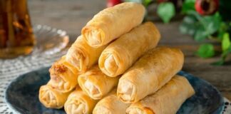 Sigara böreği, ince yufkanın içine peynir, patates veya kıyma gibi malzemeler konularak rulo şeklinde sarılmasıyla hazırlanan, Türk mutfağının vazgeçilmez atıştırmalıklarından biridir. Adını uzun ve ince formundan alan bu börek, özellikle kahvaltı, çay saati ve mezelerde sıkça tercih ediliyor. Konulu bir haber görseli.