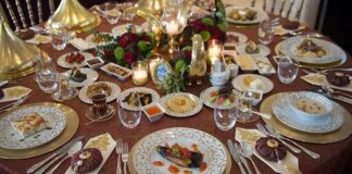 İnsanlık tarihine bakıldığında sofra yalnızca yemek yenilen bir alan değil, aynı zamanda kültürlerin kimliğini ve toplumların birliktelik anlayışını gösteren önemli bir unsurdur. İlk çağlardan beri toplu yemekler, kabilelerin, köylerin ve hanedanların bir araya gelmesini sağlayan sosyal alanlar yaratmıştır. Bu bağlamda sofra kültürü, sadece karın doyurmakla sınırlı kalmamış, aynı zamanda dayanışmanın ve paylaşımın simgesi olmuştur. Konulu bir haber görseli.