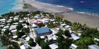 Tokelau Mutfağı, Güney Pasifik’in küçük adalar topluluğu Tokelau’nun geleneksel beslenme alışkanlıklarını ve kültürel geçmişini yansıtır. Ada halkı, yüzyıllardır deniz ürünleri, tropikal meyveler ve kök sebzeler kullanarak kendine özgü tarifler geliştirmiştir. Hindistancevizi, taro, balık ve muz, Tokelau mutfağının temel ögeleri arasında yer alır. Konulu bir haber görseli.