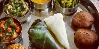 Tripura Mutfağı, Hindistan’ın kuzeydoğu bölgesindeki Tripura eyaletine özgü zengin bir yemek kültürünü yansıtır. Bölge, et ve sebze ağırlıklı yemekleriyle tanınır. Tripura halkı, tarih boyunca avcılık ve tarımla uğraşmış, bu durum mutfak malzemelerinin çeşitliliğine yansımıştır. Konulu bir haber görseli.