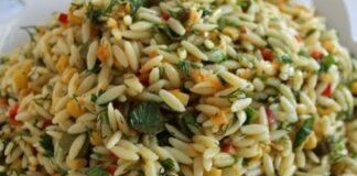 Arpa şehriye, mutfaklarda sıkça tercih edilen pratik ve besleyici bir garnitürdür. Küçük boyutları ve kısa pişirme süresi sayesinde hem hızlı hem de lezzetli bir seçenek sunar. Arpa şehriye, karbonhidrat açısından zengin olmasının yanı sıra enerji verici özelliği ile öğünlerin vazgeçilmezi haline gelir. Ayrıca lif içeriği sayesinde sindirim sistemini destekler ve tokluk hissi yaratır. Konulu bir haber görseli.