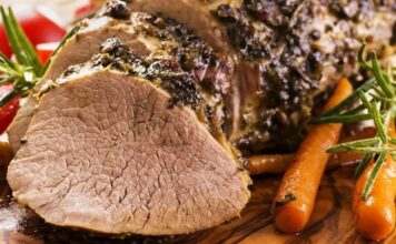 Et yemekleri denildiğinde akla gelen ilk seçeneklerden biri olan dana rosto, özellikle davet sofralarının vazgeçilmezlerinden biridir. Geleneksel bir pişirme yöntemiyle hazırlanan bu yemek, hem görselliği hem de lezzetiyle sofraları şenlendiren özel tariflerden biridir. Özellikle kalabalık aile yemeklerinde ya da özel günlerde tercih edilen bu yemek, hem doyurucu hem de gösterişli oluşuyla öne çıkar. Konulu bir haber görseli.