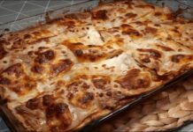 Fırında lazanya, İtalyan mutfağının en ünlü yemeklerinden biridir ve kat kat makarna, sos ve peynir ile hazırlanan doyurucu bir yemektir. Genellikle bolonez sos, beşamel sos ve rendelenmiş peynir ile hazırlanır. Bu katmanlı yapı, lazanyayı hem görsel hem de lezzet açısından özel kılar. Konulu bir haber görseli.