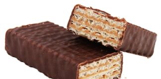 Gofret, yıllardır hem çocukların hem de yetişkinlerin favori atıştırmalıkları arasında yer alıyor. İlk olarak Avrupa’da ortaya çıkan gofretler, kısa sürede dünya çapında popülerlik kazanmıştır. Yapımındaki çıtır dokusu ve tatlı aroması sayesinde, çikolatalı, kremalı veya fındıklı çeşitleriyle sofralarda kendine yer buluyor. Konulu bir haber görseli.