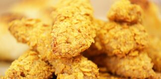 Parmak Tavuk Lezzetleri ve Evlerde Pratik Hazırlama Yöntemleri Parmak tavuk, özellikle atıştırmalık ve aperatif lezzet arayışında olanlar için ideal bir tercihtir. Marketlerde veya kasaplarda satılan parmak tavuk, tazeliği ve dokusuyla kaliteyi gösterir. Taze parmak tavuk, pişirme sırasında hem yumuşak bir iç yapıya sahip olur hem de dışının çıtır kalmasını sağlar. Konulu bir haber görseli.