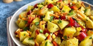 Patates salatası, dünya mutfaklarında olduğu gibi Türk mutfağında da popüler bir meze olarak öne çıkar. Hem pratik hem de doyurucu oluşu, özellikle davet sofralarında ve günlük yemeklerde tercih edilmesini sağlar. Bu salata, patatesin doğal lezzetiyle diğer malzemelerin uyumunu ön plana çıkaran hafif ve besleyici bir seçenektir. Konulu bir haber görseli.