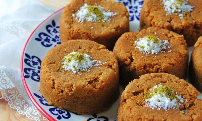 Günümüzde sağlıklı yaşam trendleri arasında ön plana çıkan şekersiz yemekler, fazla şeker tüketiminden kaynaklanan sağlık sorunlarını azaltmayı hedefler. Şekerin sınırlanması, kilo kontrolünü kolaylaştırır, kan şekeri seviyesini dengeler ve diyabet riskini düşürür. Bu sayede hem fiziksel sağlık korunur hem de enerji seviyeleri dengede tutulur. Tüm haber detayı için tıklayınız.