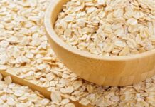 Günümüzde sağlıklı beslenme trendlerinin vazgeçilmezleri arasında yer alan yulaf, hem lif hem de vitamin açısından zengin bir tahıldır. Yulaf, özellikle kahvaltılarda tüketildiğinde uzun süre tokluk hissi sağlar ve sindirim sisteminin düzenlenmesine yardımcı olur. Ayrıca, yulafın içerdiği beta-glukanlar kolesterol seviyesini dengeler ve kalp sağlığını destekler. Konulu bir haber görseli.