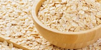 Günümüzde sağlıklı beslenme trendlerinin vazgeçilmezleri arasında yer alan yulaf, hem lif hem de vitamin açısından zengin bir tahıldır. Yulaf, özellikle kahvaltılarda tüketildiğinde uzun süre tokluk hissi sağlar ve sindirim sisteminin düzenlenmesine yardımcı olur. Ayrıca, yulafın içerdiği beta-glukanlar kolesterol seviyesini dengeler ve kalp sağlığını destekler. Konulu bir haber görseli.