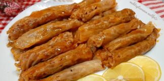 Zeytinyağlı lahana sarması, Türk mutfağının vazgeçilmez geleneksel tariflerinden biridir. Hem hafif hem de besleyici bir seçenek olan bu yemek, özellikle soğuk mevsimlerde sofraların baş tacıdır. Lahananın taze ve zeytinyağlı dolma harcıyla birleşmesi, hem görsel hem de lezzet açısından eşsiz bir deneyim sunar. Konulu bir haber görseli.