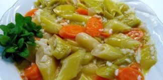 Zeytinyağlı pırasa, Türk mutfağının klasik ve sağlıklı yemeklerinden biri olarak dikkat çeker. Özellikle kış aylarında sofralarda sıkça yer alan pırasa, besleyici özelliği ve hafifliği ile öne çıkar. Zeytinyağının verdiği yumuşak lezzet, pırasanın kendine özgü aromasını dengeler ve bu yemeği hem hafif hem de doyurucu bir seçenek hâline getirir. Konulu bir haber görseli.