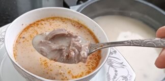 Kış aylarının vazgeçilmez çorbalarından biri olan dana gerdan çorbası, hem doyurucu hem de besleyici yapısıyla sofraların baş tacı olarak öne çıkıyor. Özellikle soğuk günlerde sıcak bir başlangıç sunan bu çorba, içerdiği dana gerdan ve çeşitli sebzeler sayesinde hem lezzet hem de sağlık açısından zengin bir alternatif oluşturuyor. Evde kolayca hazırlanabilmesi ve uzun süre tok tutması, tarifin tercih edilme sebeplerinden sadece birkaçını oluşturuyor. Geleneksel tariflerin modern mutfaklarda yeniden yorumlanması, dana gerdan çorbasını hem klasik hem de yaratıcı bir seçenek hâline getirmiş durumda. Konulu bir haber görseli.