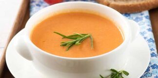 Türk mutfak kültürünün en köklü parçalarından biri olan çorbalar, hem günlük sofralarda hem de özel günlerde yerini her zaman koruyor. Anadolu’nun dört bir yanında yüzyıllardır pişirilen bu lezzetler, yalnızca karın doyurmakla kalmıyor; aynı zamanda kültürün, geleneğin ve aile sıcaklığının da simgesi hâline geliyor. Özellikle kış aylarının yaklaşmasıyla birlikte klasik çorbalara olan ilgi yeniden artarken, restoranlardan ev mutfaklarına kadar geniş bir alanda bu geleneksel tatlar daha sık görülmeye başlandı. Bugün Türkiye’nin en bilinen çorbalarının geçmişi, malzemesi ve sofralardaki yeri üzerine yapılan haberimiz, klasik tatların neden asla unutulmadığını yeniden gözler önüne seriyor. Konulu bir haber görseli.