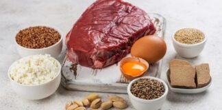 Amino asit takviyeli diyet, son yıllarda sporla ilgilenen bireylerden yoğun tempoda çalışanlara kadar geniş bir kesimin ilgisini çeken beslenme yaklaşımlarından biri haline geldi. Proteinlerin yapı taşları olan amino asitler, vücudun temel işlevleri açısından kritik bir rol üstlenir. Amino asit takviyeli diyet, günlük beslenmede alınan amino asit miktarını destekleyerek kas onarımı, enerji üretimi ve genel metabolik dengeyi korumayı hedefler. Konulu bir haber görseli.