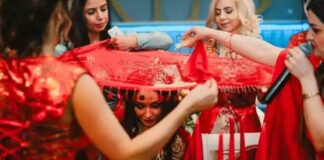 Anadolu mutfağının az bilinen ama derin anlamlar taşıyan lezzetlerinden biri olan kına tatlısı, yalnızca damaklara hitap eden bir tatlı değil; aynı zamanda ritüellerle, inançlarla ve toplumsal hafızayla iç içe geçmiş özel bir kültürel unsurdur. Özellikle İç Anadolu ve Güneydoğu Anadolu bölgelerinde bilinen bu tatlı, adını rengi ve sembolik anlamı nedeniyle kınadan alır. Düğünler, asker uğurlamaları ve bazı yöresel törenlerde yapılan kına tatlısı, sevinç ile hüzün arasında kurulan ince duygusal dengeyi temsil eder. Konulu bir haber görseli.