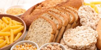 Glutensiz Yemeklerle Beslenme Alışkanlıkları Değişiyor Ve Yeni Bir Denge Arayışı Öne Çıkıyor Son yıllarda beslenme dünyasında dikkat çeken değişimlerden biri de glutensiz yemek anlayışının giderek daha fazla konuşulması oluyor. Önceleri yalnızca belirli sağlık sorunlarıyla ilişkilendirilen glutensiz beslenme, günümüzde daha geniş bir kitle tarafından tercih edilmeye başlanmış durumda. İnsanlar artık yalnızca ne yediklerini değil, tükettikleri gıdaların içeriklerini ve vücutları üzerindeki etkilerini daha fazla sorguluyor. Bu sorgulama süreci, glutensiz mutfağı modern beslenme trendlerinin merkezine taşıyor. Konulu bir haber görseli.