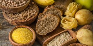 Karbonhidrat yüklemesi, özellikle uzun süreli ve yüksek yoğunluklu fiziksel aktiviteler öncesinde uygulanan özel bir beslenme yaklaşımı olarak öne çıkar. Dayanıklılık sporlarıyla ilgilenen bireyler arasında yaygın olarak bilinen bu yöntem, vücudun enerji depolarını maksimum seviyeye çıkarmayı hedefler. Karbonhidrat yüklemesi, kaslarda ve karaciğerde depolanan glikojen miktarını artırarak performansın daha uzun süre korunmasına yardımcı olmayı amaçlar. Konulu bir haber görseli.