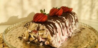 Tatlı kültüründe hem hafifliği hem de görsel çekiciliğiyle dikkat çeken meyveli parfe, son yıllarda geniş bir kitle tarafından tercih edilen modern tatlılar arasında yer alıyor. Özellikle yaz aylarında ferahlatıcı etkisiyle öne çıkan bu tatlı, farklı meyvelerin bir araya gelmesiyle zengin bir tat profili sunuyor. Soğuk servis edilmesi, meyveli parfeyi ağır tatlılardan ayıran en önemli özelliklerden biri olarak görülüyor. Konulu bir haber görseli.