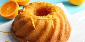 Ev yapımı tatlılar arasında her dönemin favorileri arasında yer alan portakallı kek, hem pratik hazırlanışı hem de ferah aromasıyla son yıllarda yeniden yoğun ilgi görüyor. Özellikle portakalın doğal kokusunu mutfağa yayan bu kek, sabah kahvaltılarından akşam çay saatlerine kadar günün her anında tercih edilebilen bir lezzet olarak öne çıkıyor. Mevsiminde kullanılan portakallarla hazırlanan portakallı kek, doğallığı ve sadeliğiyle dikkat çekiyor. Konulu bir haber görseli.