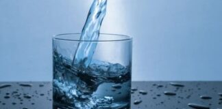 Su oruçları, vücudu toksinlerden arındırmak, sindirim sistemini dinlendirmek ve metabolizmayı hızlandırmak için tercih edilen bir uygulamadır. Bu süreçte kişi, belirli bir süre boyunca sadece su tüketir ve katı gıdalardan uzak durur. Su oruçları, kısa süreli detoks programları ve sağlıklı yaşam trendleri arasında giderek popüler hale gelmektedir. Düzenli uygulandığında bağışıklık sistemini destekler, enerji seviyelerini artırır ve hücresel sağlık üzerinde olumlu etkiler sağlar. Konulu bir haber görseli.