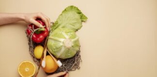 Günümüzde beslenme yalnızca bireysel sağlıkla sınırlı kalmayan, çevre ve toplumla doğrudan ilişkili bir konu hâline gelmiştir. Artan çevre sorunları, iklim değişikliği ve doğal kaynakların hızla tükenmesi, tüketim alışkanlıklarının yeniden sorgulanmasına yol açmaktadır. Bu noktada ekolojik beslenme, hem insan sağlığını hem de doğanın dengesini gözeten bütüncül bir yaklaşım olarak öne çıkmaktadır. Besin seçimlerinin çevresel etkilerinin farkında olmak, artık sürdürülebilir bir yaşamın temel unsurlarından biri kabul edilmektedir. Konulu bir haber görseli.