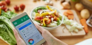 Günlük besin takibi, son yıllarda sağlıklı yaşam ve bilinçli beslenme konularının merkezinde yer alan kavramlardan biri haline gelmiştir. Gün içinde tüketilen besinlerin farkında olmak, yalnızca kilo kontrolü açısından değil, genel yaşam düzeninin anlaşılması açısından da önem taşır. Bu takip süreci, kişinin neyi, ne zaman ve ne kadar tükettiğini görmesine yardımcı olur. Konulu bir haber görseli.