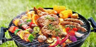 Beslenme alışkanlıklarının dönüşmesiyle birlikte pişirme yöntemleri de daha fazla önem kazanmaya başladı. Geleneksel mutfak kültüründe önemli bir yere sahip olan ızgara pişirme, günümüzde hem lezzet hem de sağlık açısından yeniden değerlendirilen yöntemlerden biri olarak öne çıkıyor. Yiyeceklerin doğrudan ateş ya da yüksek ısı ile temas ederek pişirilmesi, kendine özgü aromalar ortaya çıkarırken dengeli beslenme anlayışıyla da uyum sağlayabiliyor. Konulu bir haber görseli.