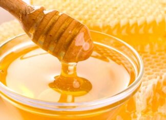 Şeker Alternatifleri İle Değişen Beslenme Alışkanlıkları Günümüzde beslenme alışkanlıkları hızla değişirken, rafine şeker tüketimine yönelik farkındalık da her geçen gün artıyor. Aşırı şeker tüketiminin kilo kontrolünden metabolik sorunlara kadar birçok başlıkta tartışılması, tüketicileri farklı şeker alternatifleri arayışına yönlendiriyor. Bu alternatifler yalnızca tatlı ihtiyacını karşılamakla kalmıyor, aynı zamanda daha dengeli bir beslenme düzeni oluşturma isteğine de yanıt veriyor. Konulu bir haber görseli.