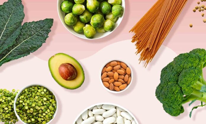 Günümüzde beslenme tercihleri yalnızca kilo kontrolüyle sınırlı kalmıyor, aynı zamanda sindirim sağlığı, enerji dengesi ve uzun vadeli yaşam kalitesiyle de doğrudan ilişkilendiriliyor. Bu noktada yüksek lif tüketimi, uzmanların ve beslenme araştırmalarının sıkça vurguladığı temel başlıklardan biri olarak öne çıkıyor. Lif içeriği zengin gıdaların günlük beslenme düzenine dahil edilmesi, hem bireysel sağlık bilincinin artmasına hem de daha dengeli bir yaşam tarzının benimsenmesine katkı sağlıyor. Konulu bir haber görseli.